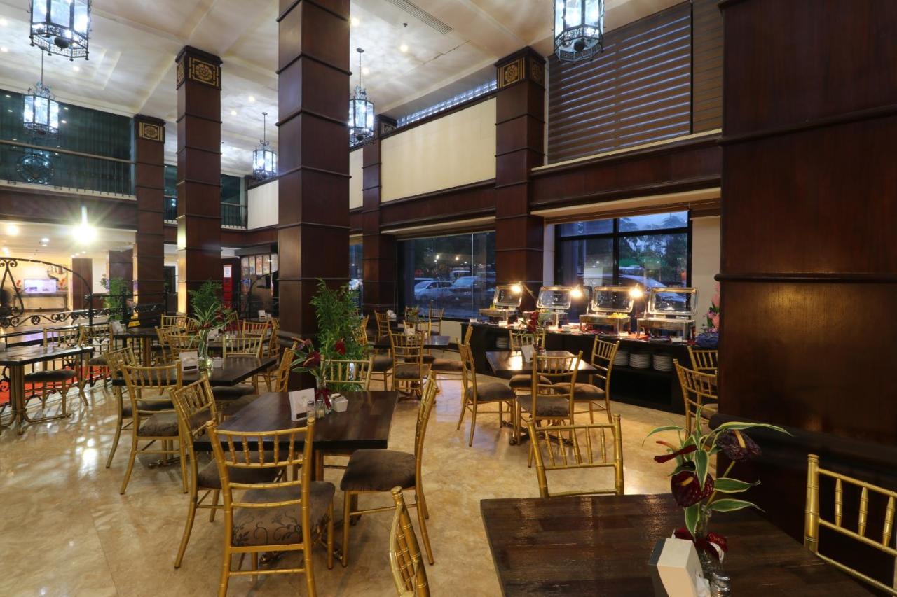 Bayview Park Hotel Manila Esterno foto