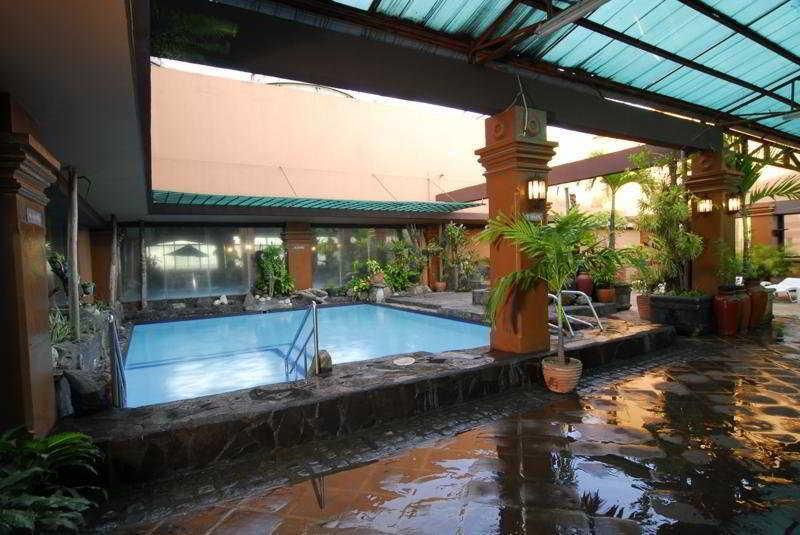 Bayview Park Hotel Manila Esterno foto